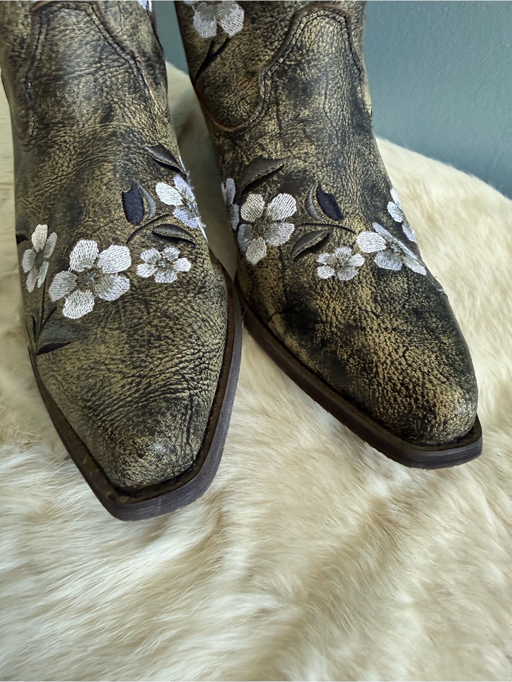 Durango Women’s Floral Concho Harness Western Boot - Picture 5 of 11